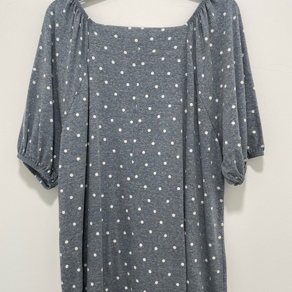 Coin Dot Patterned Top - Picture 6 of 8